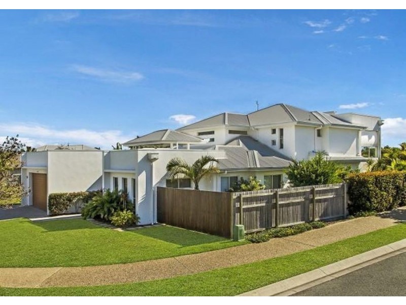 2 Waterfront Court, Twin Waters QLD 4564
