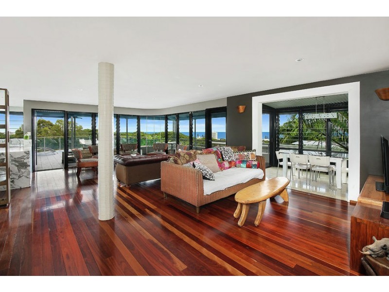 21 Yakola Pde, Alexandra Headland QLD 4572