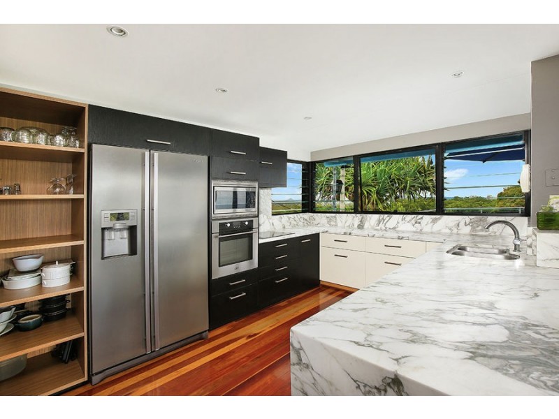 21 Yakola Pde, Alexandra Headland QLD 4572