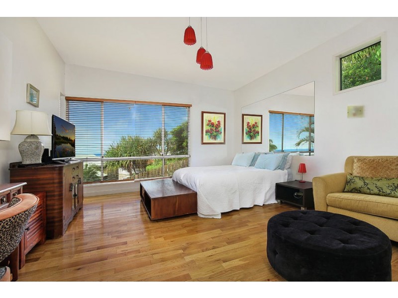 21 Yakola Pde, Alexandra Headland QLD 4572