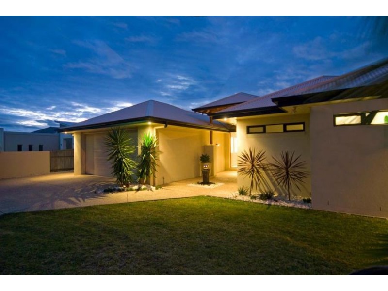 14 Ballinger Place, Pelican Waters QLD 4551