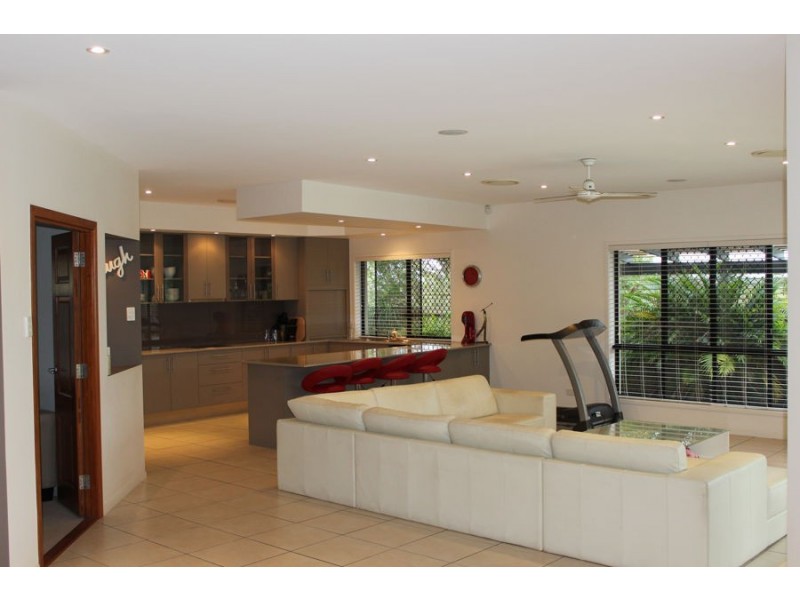 14 Ballinger Place, Pelican Waters QLD 4551