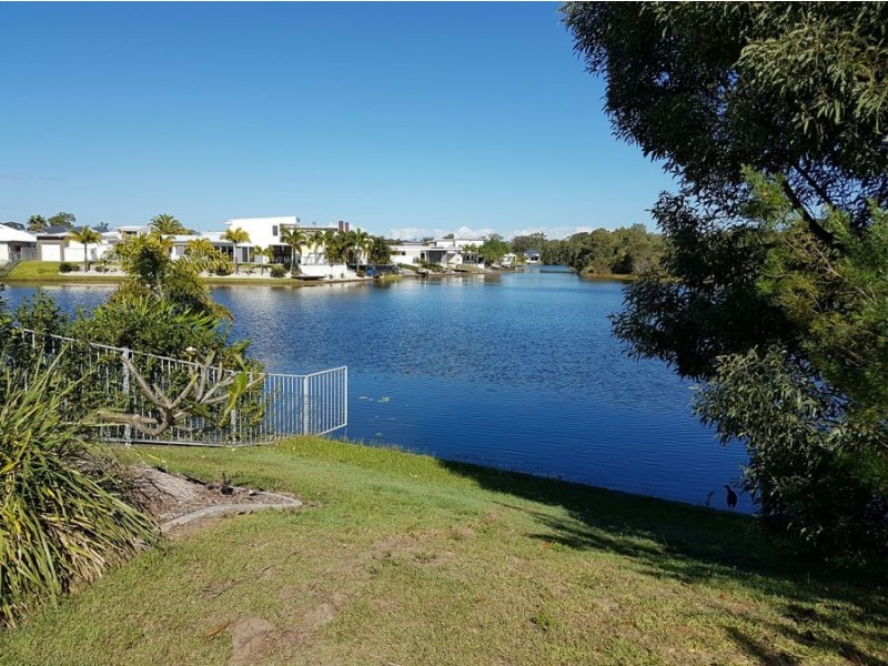 14 Ballinger Place, Pelican Waters QLD 4551