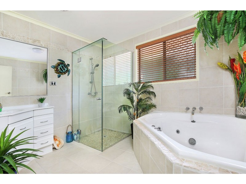 1 Tallow Wood Drive, Kuluin QLD 4558