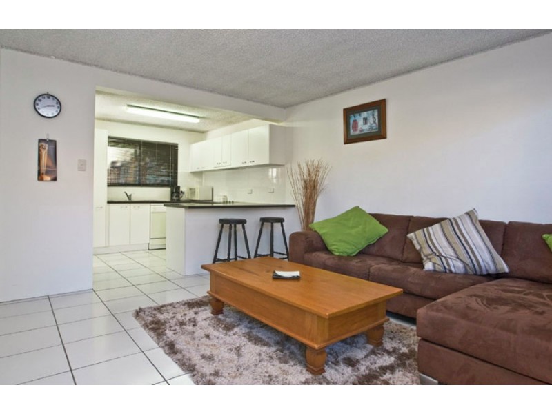 1/32 Broadwater Avenue, Maroochydore QLD 4558