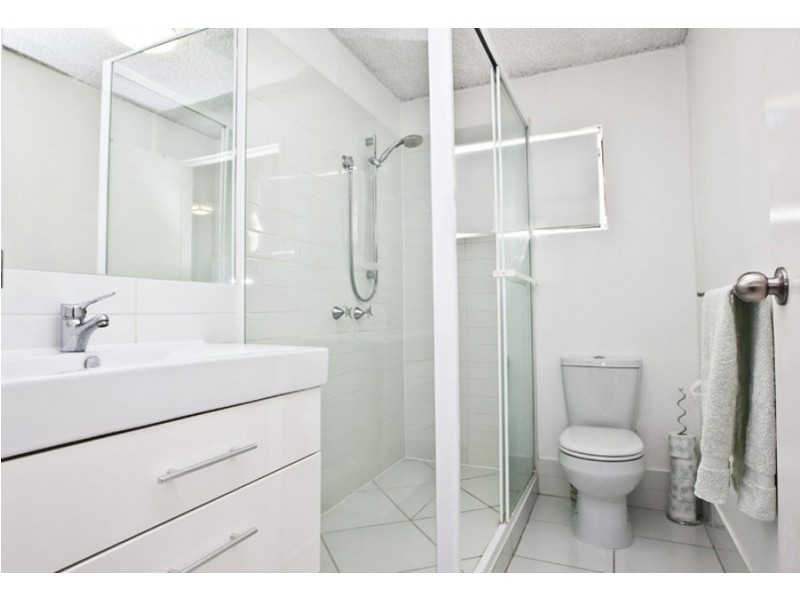 1/32 Broadwater Avenue, Maroochydore QLD 4558