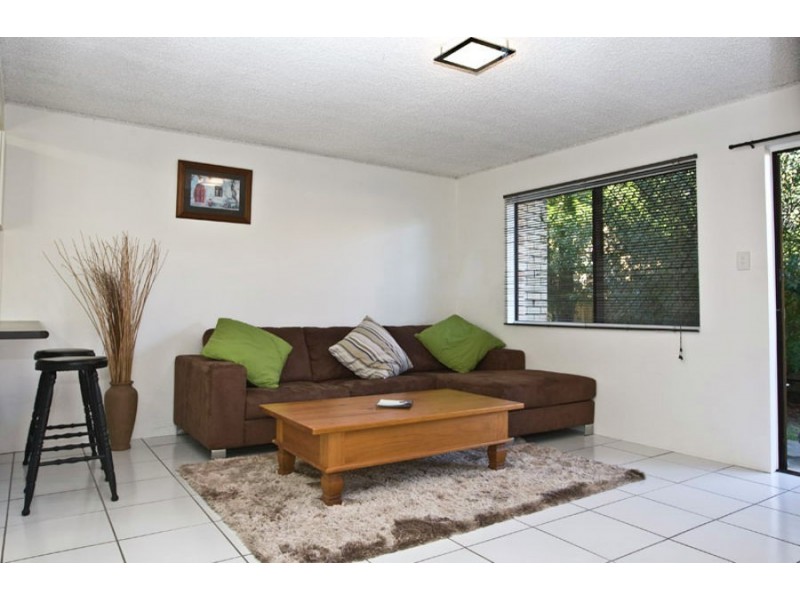 1/32 Broadwater Avenue, Maroochydore QLD 4558