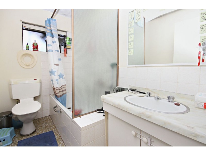 2/32 Broadwater Avenue, Maroochydore QLD 4558