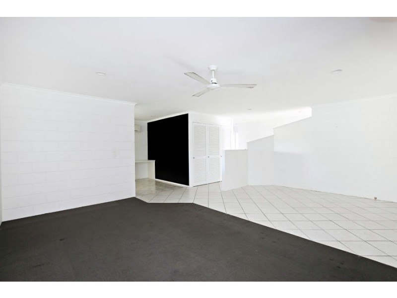 39 Lawrence St, Mooloolaba QLD 4557