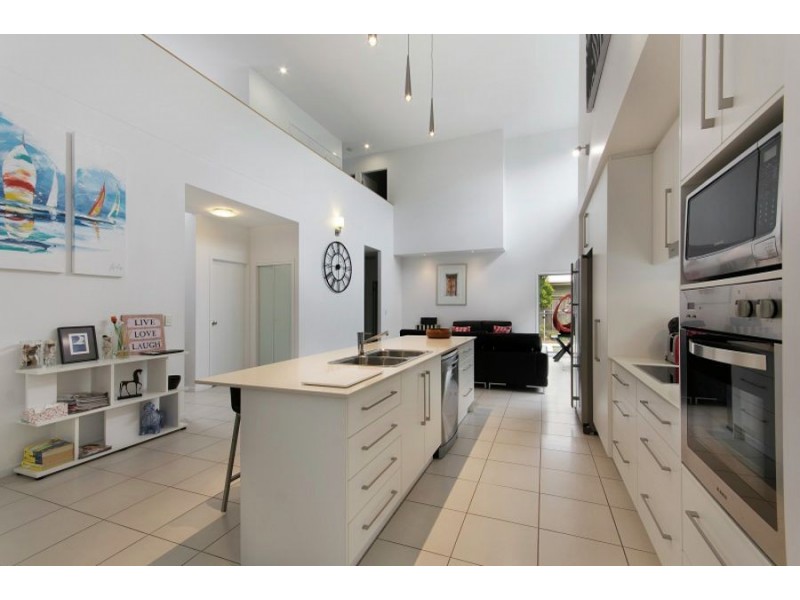 10 Pavilion Court, Mudjimba QLD 4564