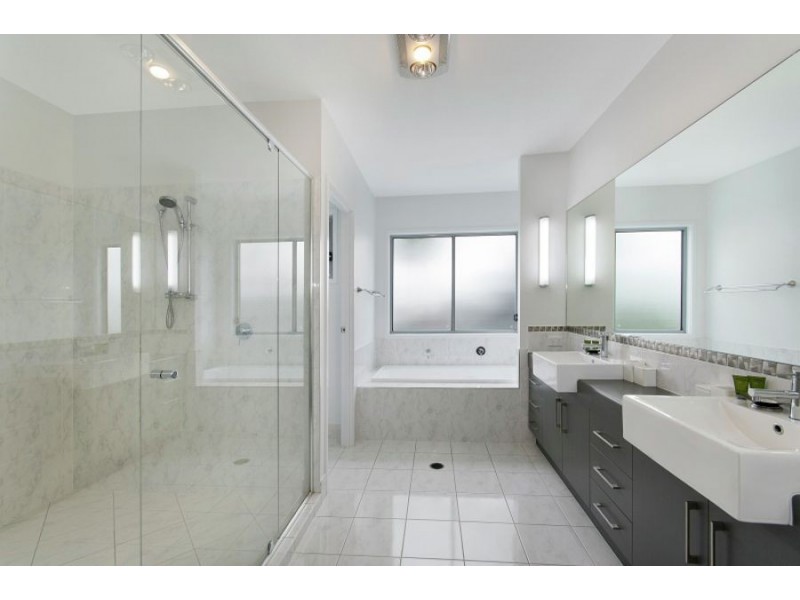 10 Pavilion Court, Mudjimba QLD 4564