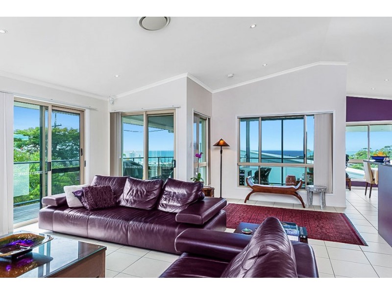 33 Tantula Road East, Alexandra Headland QLD 4572