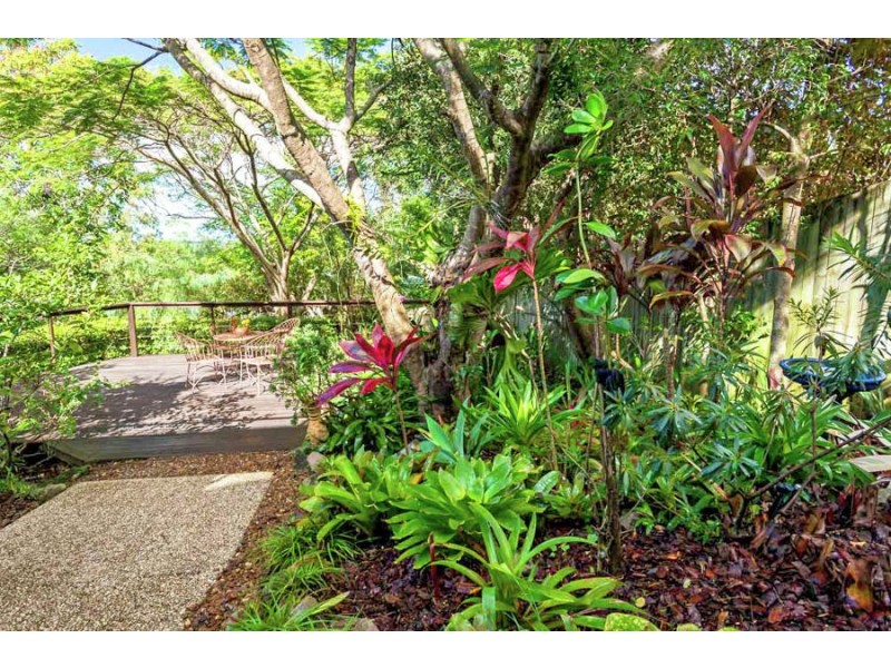 33 Tantula Road East, Alexandra Headland QLD 4572