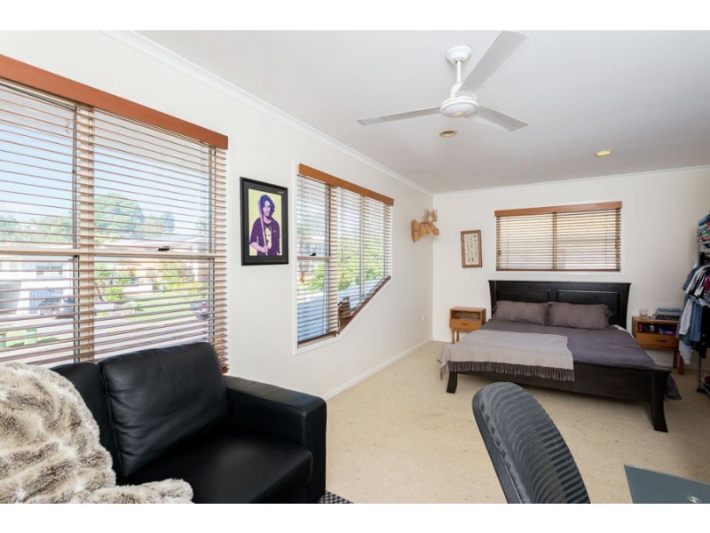 12 Pontee Parade, Alexandra Headland QLD 4572
