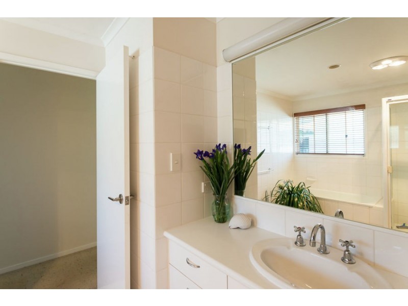 12 Pontee Parade, Alexandra Headland QLD 4572