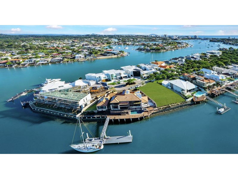 9 Mooloolah Island, Minyama QLD 4575