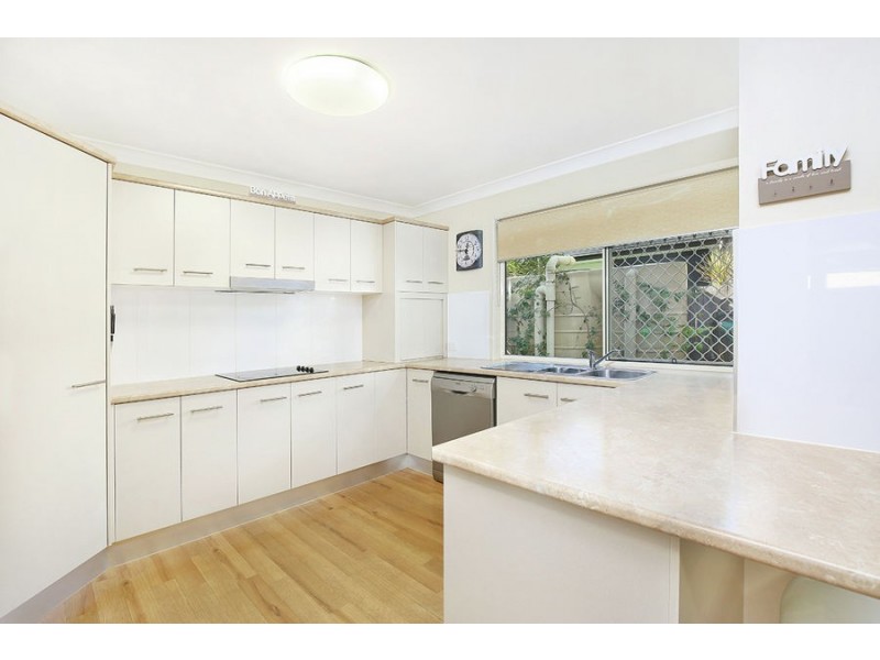 2/11-13 Broadwater Avenue, Maroochydore QLD 4558
