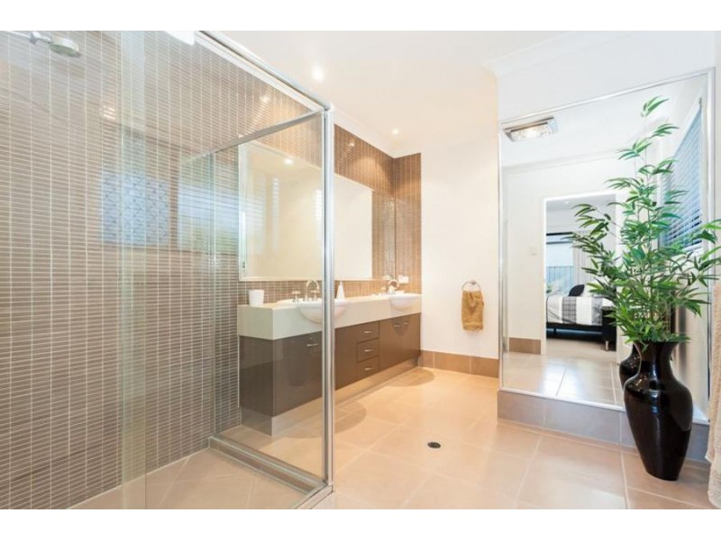 16 Fremantle Place, Kuluin QLD 4558