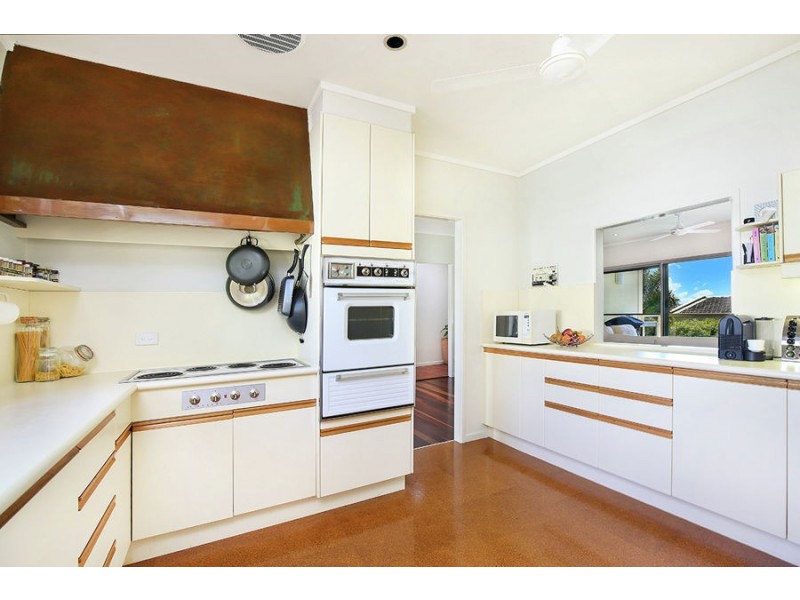 62 Buderim Ave, Alexandra Headland QLD 4572