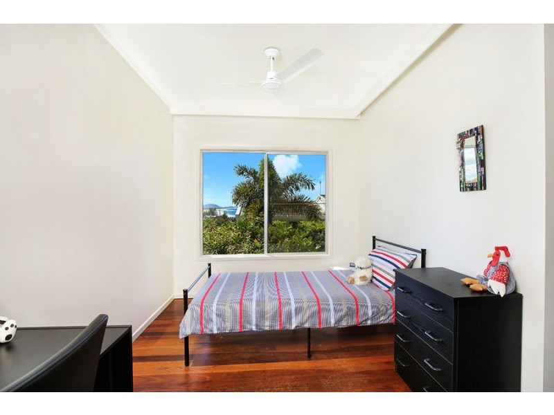 62 Buderim Ave, Alexandra Headland QLD 4572