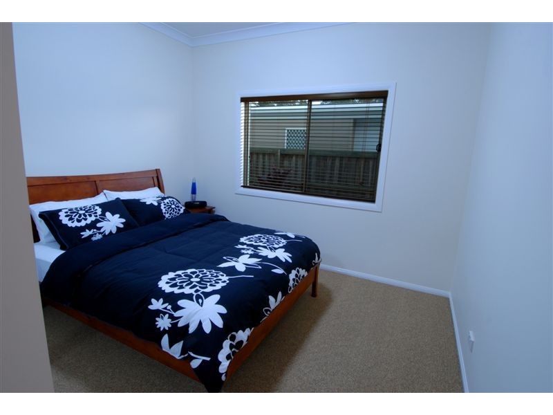 5 Bega Place, Kawana Island QLD 4575