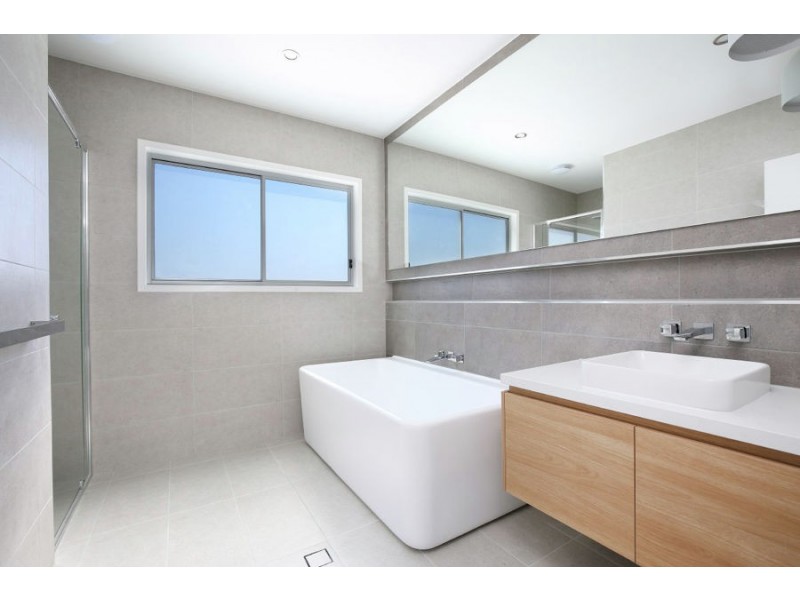 1 & 2/43 Memorial Avenue, Maroochydore QLD 4558