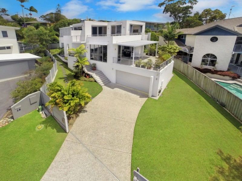14 Ocean Crest Place, Alexandra Headland QLD 4572