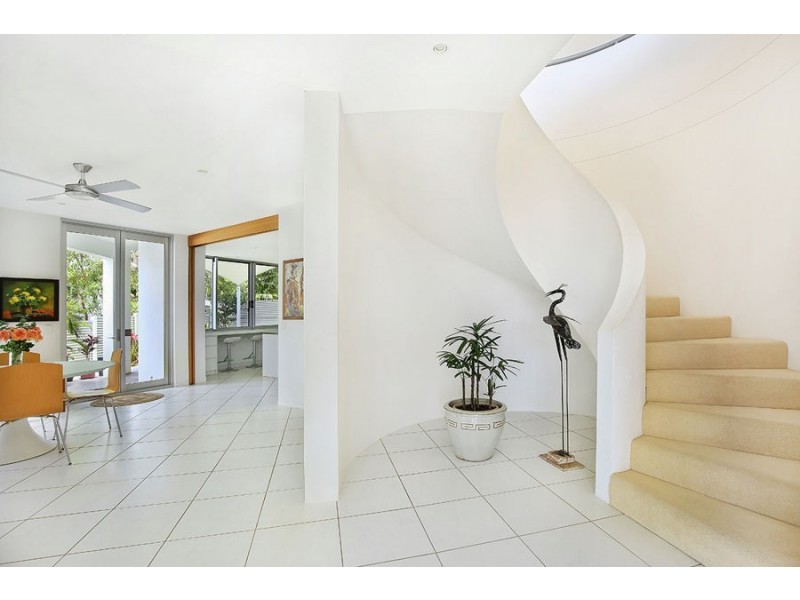 14 Ocean Crest Place, Alexandra Headland QLD 4572