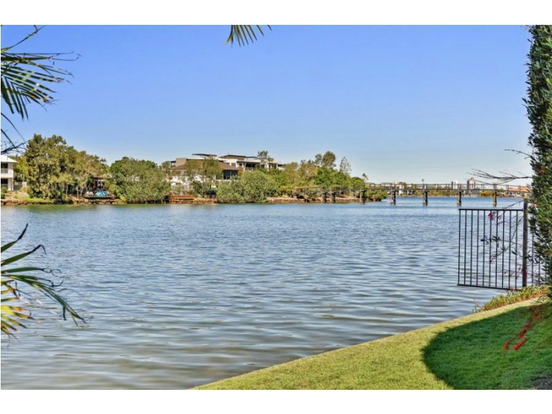11 Tamarind Place, Twin Waters QLD 4564
