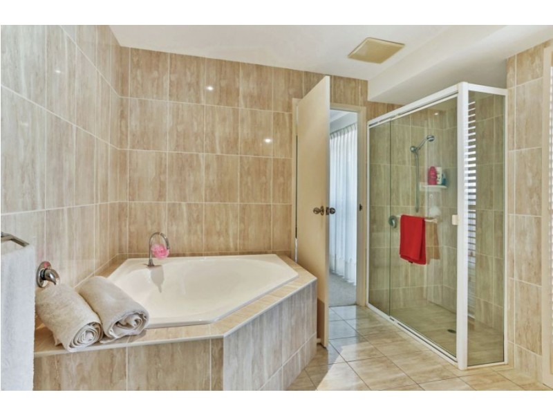 11 Tamarind Place, Twin Waters QLD 4564