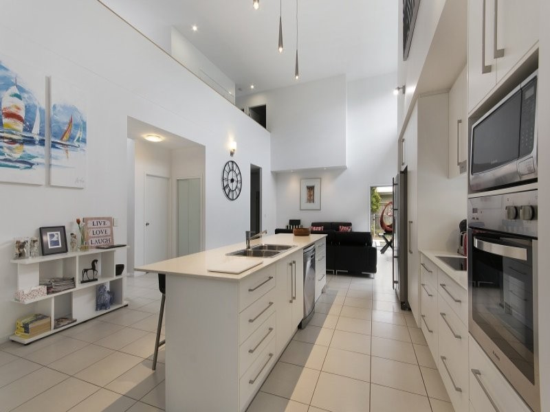 10 Pavilion Court, Mudjimba QLD 4564