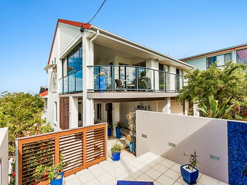 33 Tantula Road East, Alexandra Headland QLD 4572