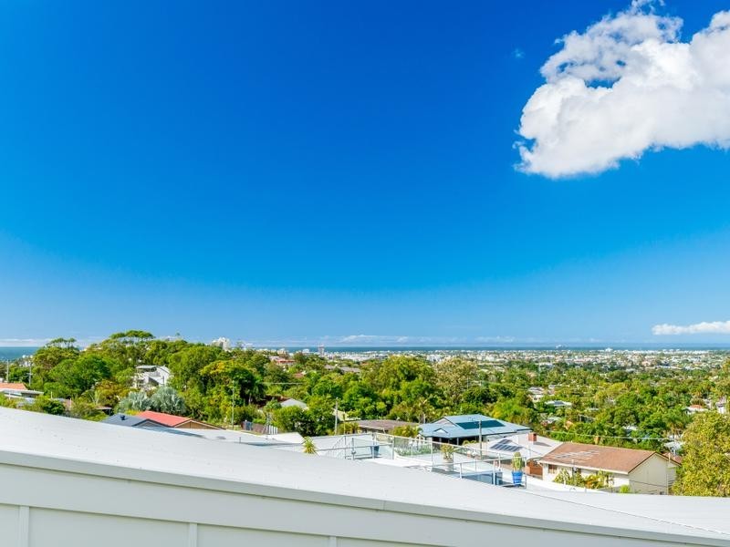 33 Tantula Road East, Alexandra Headland QLD 4572