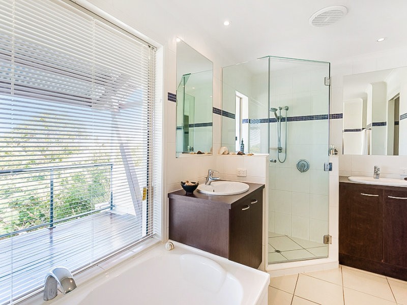 33 Tantula Road East, Alexandra Headland QLD 4572