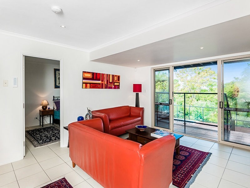 33 Tantula Road East, Alexandra Headland QLD 4572