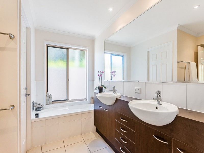 33 Tantula Road East, Alexandra Headland QLD 4572