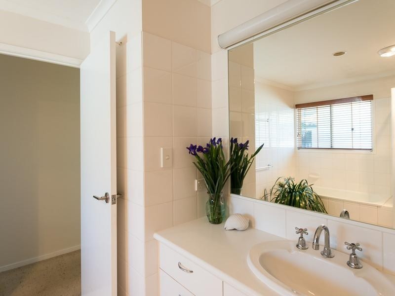 12 Pontee Parade, Alexandra Headland QLD 4572