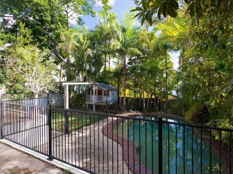 12 Pontee Parade, Alexandra Headland QLD 4572