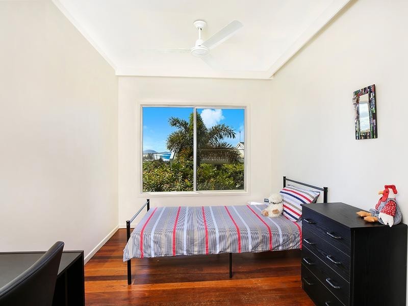 62 Buderim Ave, Alexandra Headland QLD 4572