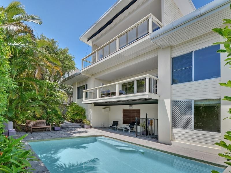 62 Buderim Ave, Alexandra Headland QLD 4572