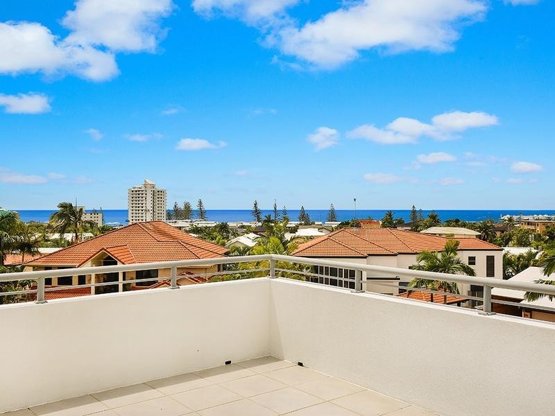 14 Ocean Crest Place, Alexandra Headland QLD 4572