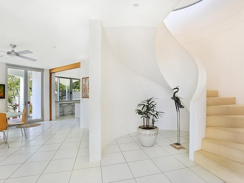 14 Ocean Crest Place, Alexandra Headland QLD 4572