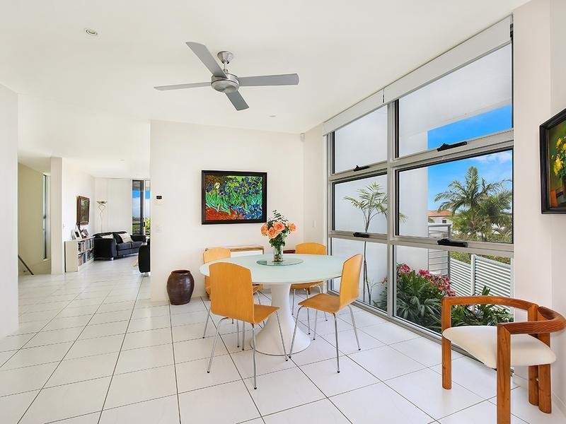 14 Ocean Crest Place, Alexandra Headland QLD 4572