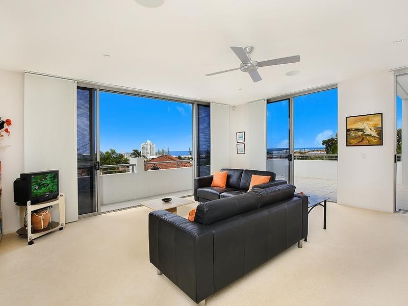 14 Ocean Crest Place, Alexandra Headland QLD 4572