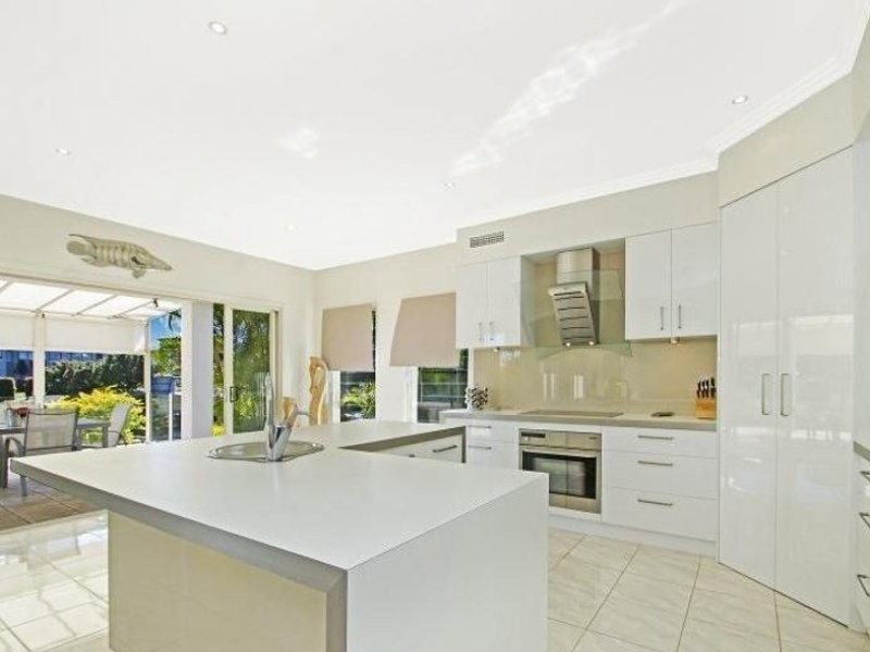 2 Waterfront Court, Twin Waters QLD 4564