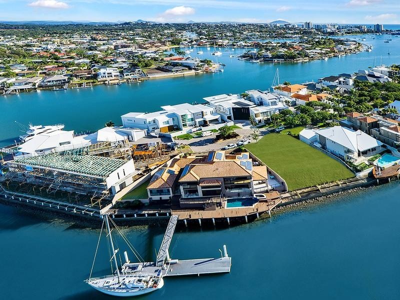 9 Mooloolah Island, Minyama QLD 4575