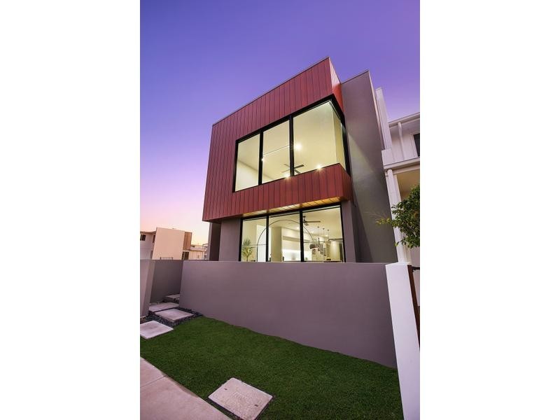 22 Fraser Ave, Maroochydore QLD 4558