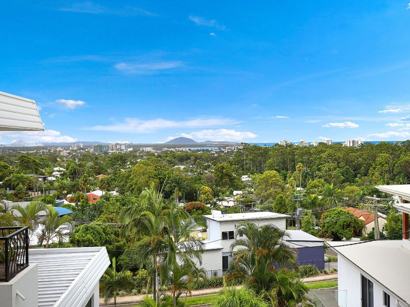 31 Yakola Parade, Alexandra Headland QLD 4572