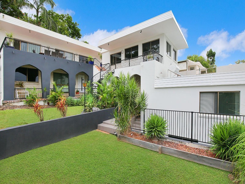 31 Yakola Parade, Alexandra Headland QLD 4572