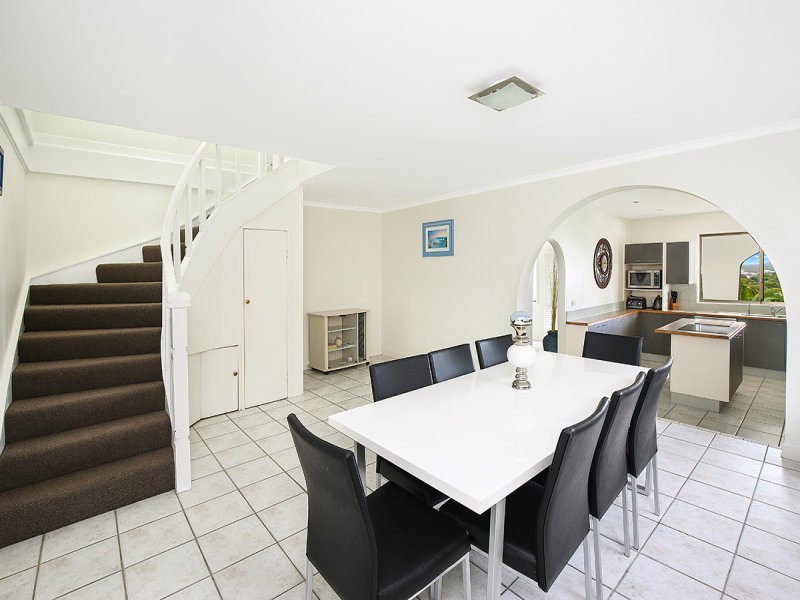 31 Yakola Parade, Alexandra Headland QLD 4572